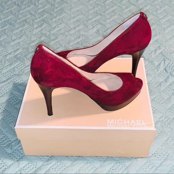 MICHAEL MICHAEL KORS York Suede Platform Pumps - Picture 4 of 10